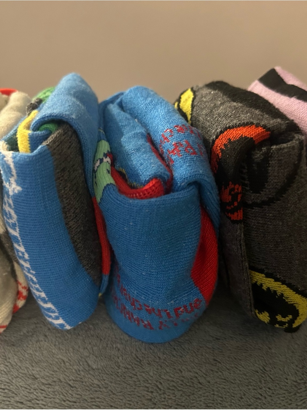 5 pair of fun Character men’s socks - Picture 2 of 9